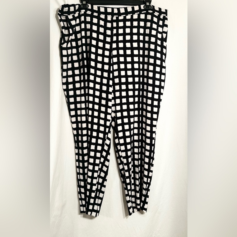 WOMENS NEW 22/24 LANE BRYANT BLACK WHITE SQUARES 2 POCKET ZIP FRONT PANTS